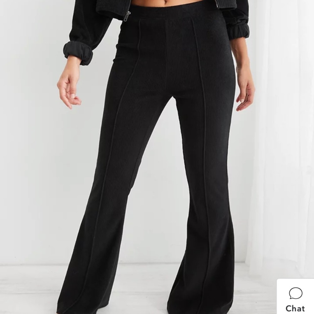 Aerie Groove-On Rib Velour Flare Pant
